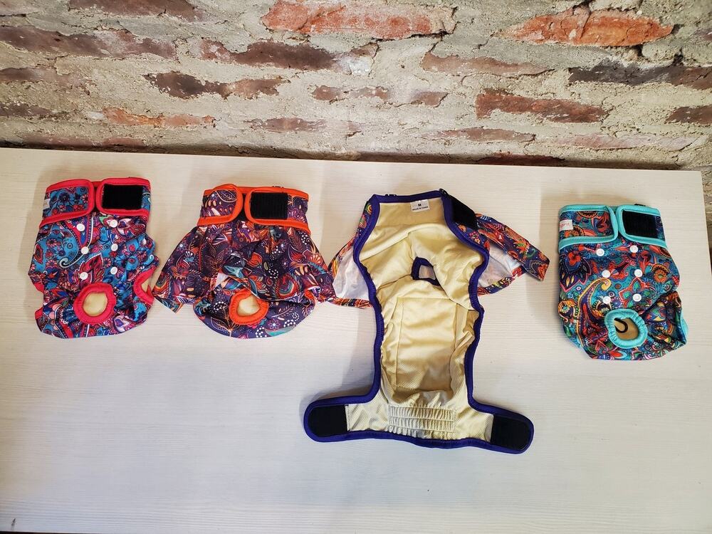 Dog Diapers Female Reusable Washable Size M Lot 4 Multicolor Paisley Pattern